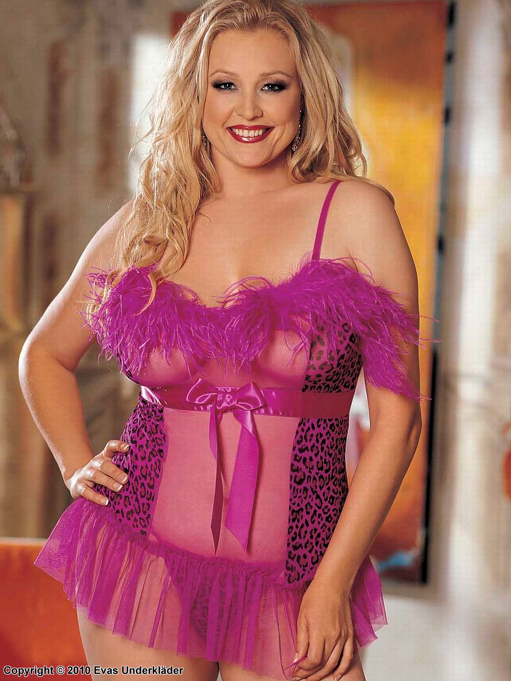 Chemise with ostrich feathers in leopard design, plus size